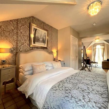 Bowness Bay Suites (Adults Only) Esterno foto